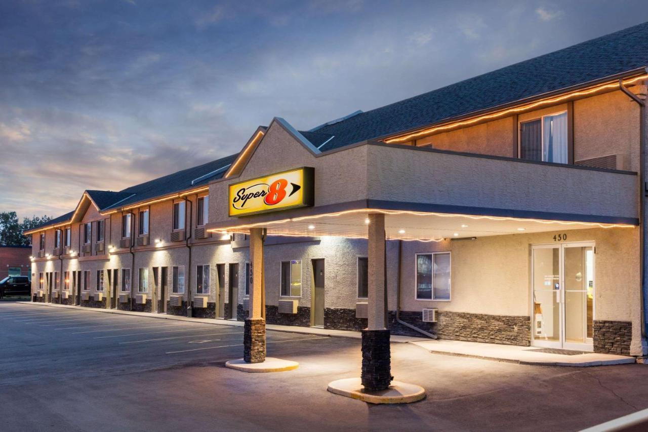 Super 8 By Wyndham Strathmore Zewnętrze zdjęcie